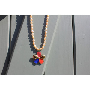 Collier Fleur nacre