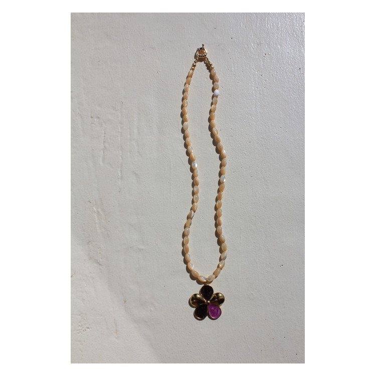 Collier Fleur nacre