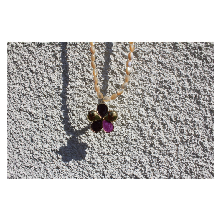 Collier Fleur nacre
