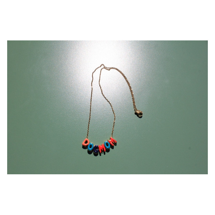 Collier Dogmom lettres bubbles