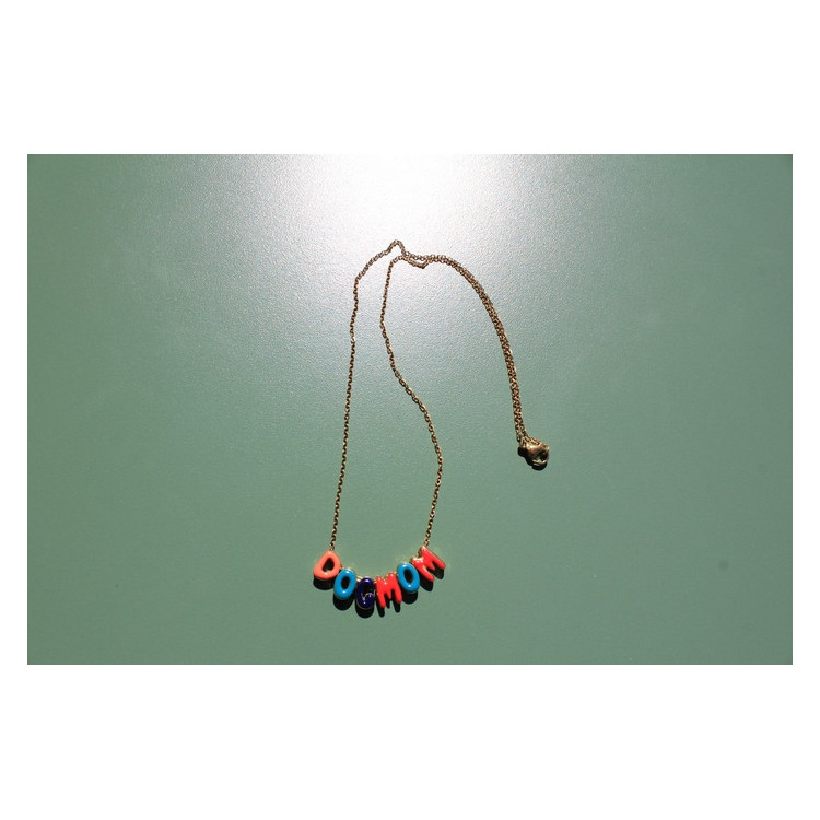 Collier Dogmom lettres bubbles